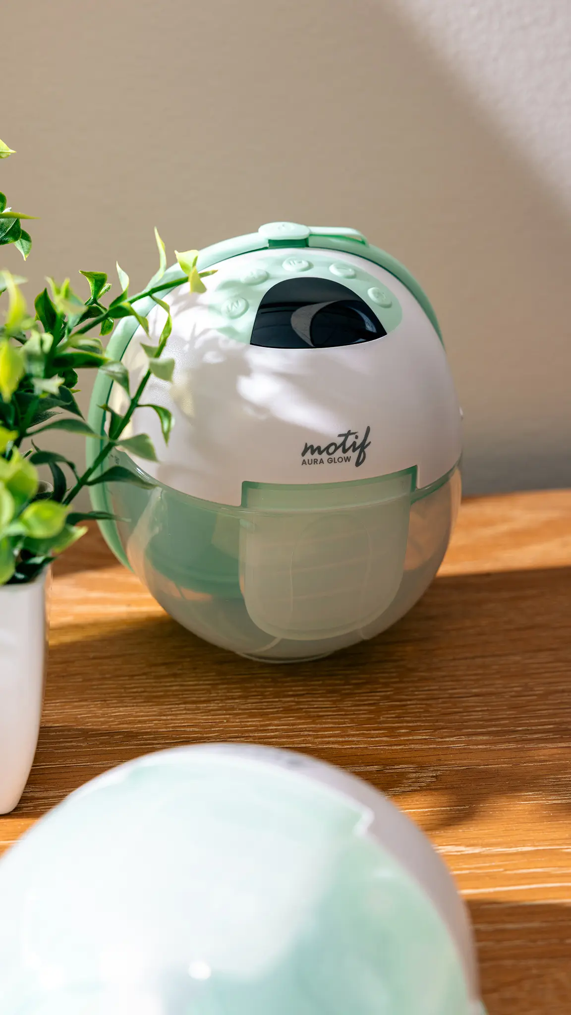 Motif breast pump